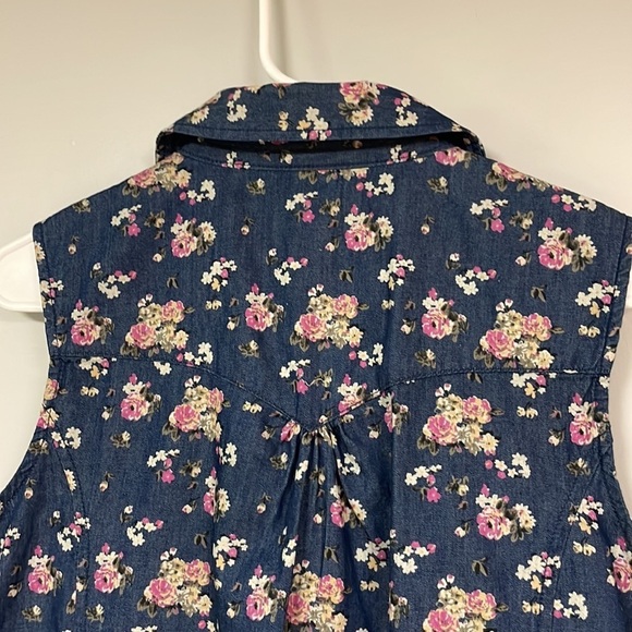 Levi's Sleeveless  navy with flowers Tie Blouse, Size L, cotton - Picture 4 of 9